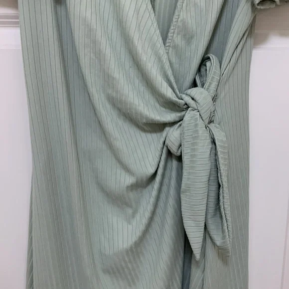 NWOT Socialite Dress. Size M. - Picture 3 of 9